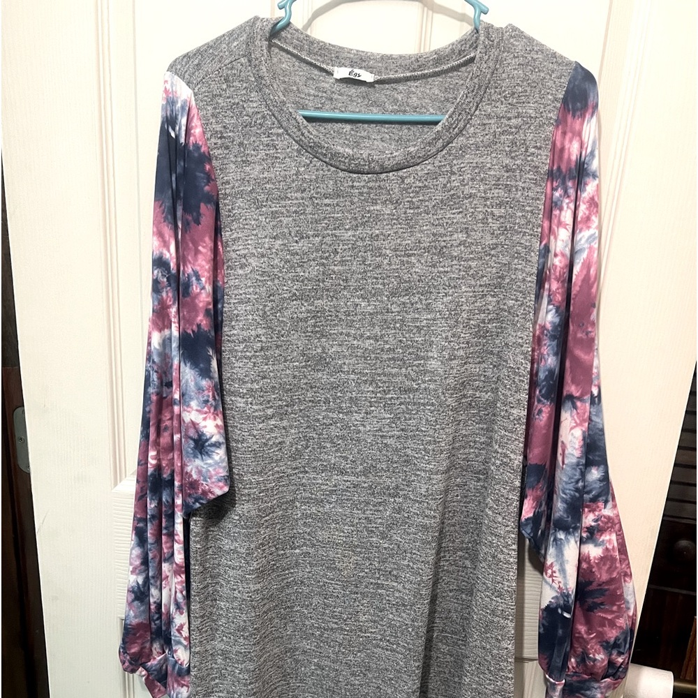 Excellent condition like new, tie dye sleeves comfortable everyday dress.
